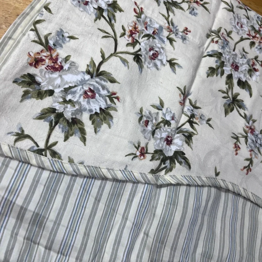 Vtg Waverly Carolina Magnolia Scalloped Valance 70x18 Floral Striped Cream Blue